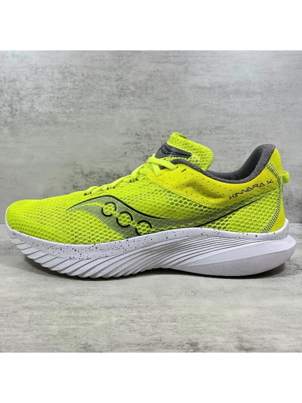 Saucony Kinvara 14 Running Shoes - Men's Size 12 - Yellow